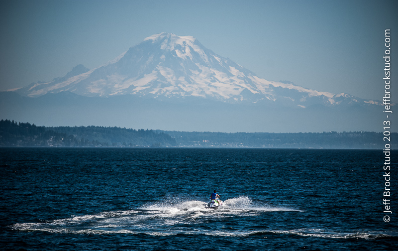 Photo 365 No. 104 – Floating Rainier